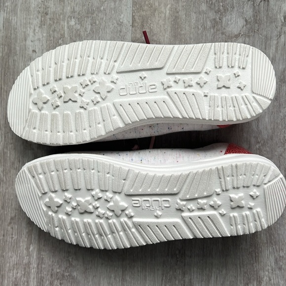 NWOB Hey Dudes Wendy women’s slip on shoes - Picture 5 of 7